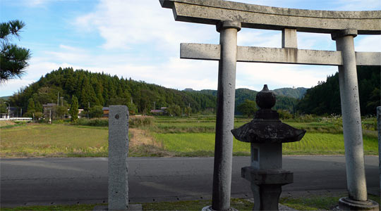 出雲崎町小木の諏訪神社周囲の景観