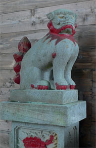 入塩川の巣守神社狛犬（吽像）