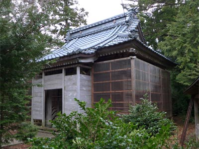 弥彦村上泉の諏訪社拝殿