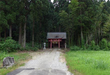 笠堀の山神社参道