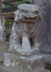 栃尾表町の諏訪神社狛犬（吽）