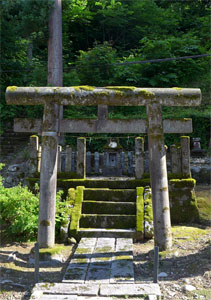 栃尾表町の諏訪神社の境内社