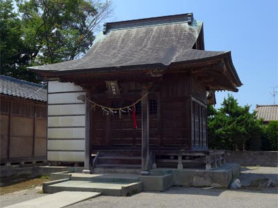 紫雲寺町大中島の諏訪神社拝殿