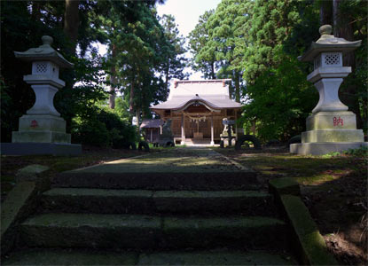 上越市頚城区塔ケ崎の神田山神社社殿