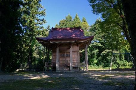 広神村親柄の十二山神社社殿