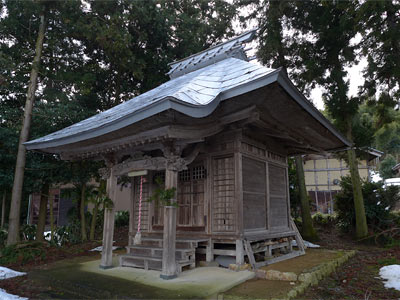 弥彦村魵穴の神明社社殿