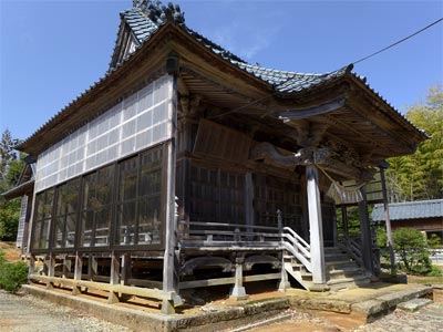 旧巻町稲島の八幡神社社殿
