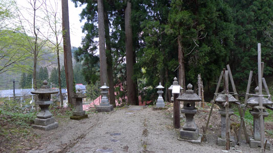 船渡の山神社境内