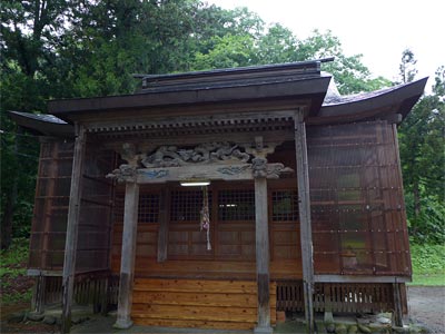 三条市葎谷の熊野神社拝殿