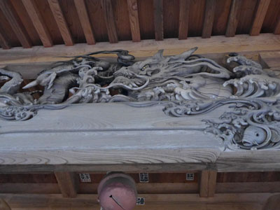 阿賀野市下一分の神明宮拝殿向拝彫刻