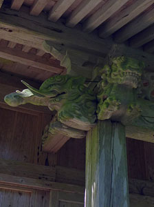 山熊田浅間神社の社殿向の彫刻