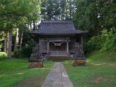 刈羽村滝谷の瀧谷熊野神社拝殿正面