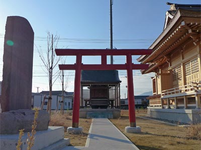 諏訪赤坂神社境内の稲荷社
