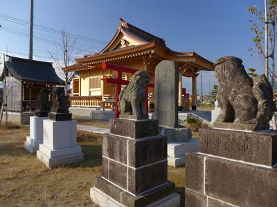 諏訪赤坂神社境内