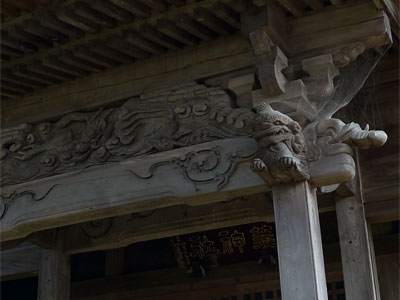 上越市安塚区須川の菱神社拝殿彫刻