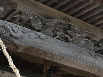 竹野町の日枝社拝殿向拝彫刻
