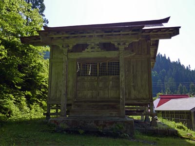 阿賀町七名の山神社拝殿