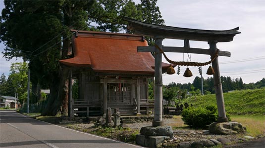 三条市名下の熊野神社社頭