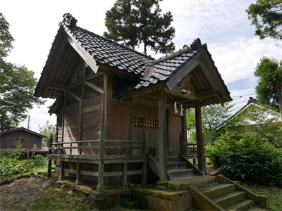 旧大潟町内雁子の白山神社社殿