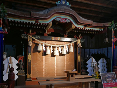 関山神社本殿
