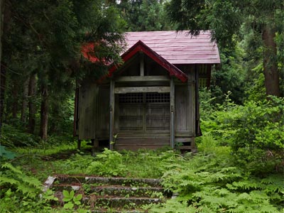 旧牧村原の諏訪神社社殿