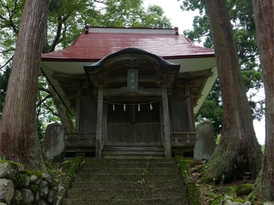 旧牧村棚広の菱神社社殿