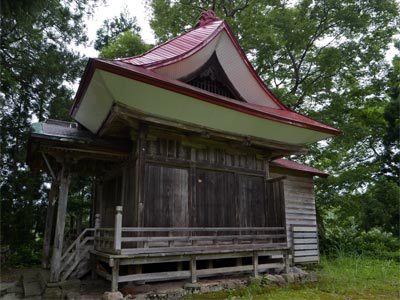 旧牧村棚広の菱神社社殿（側面）