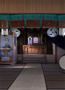 阿賀町平堀の熊野神社社殿内部