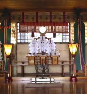 大形神社拝殿内部