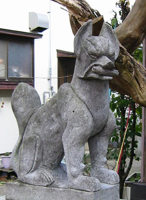 薬王稲荷神社の狐