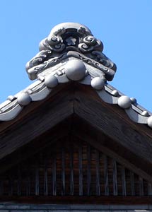 東院の天満神社拝殿屋根