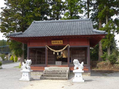 久住町の高丘神社拝殿