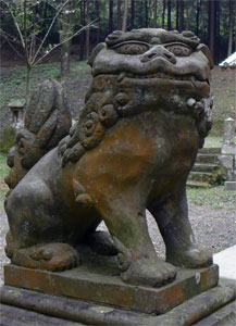 大分市上芹の熊野神社狛犬（吽）