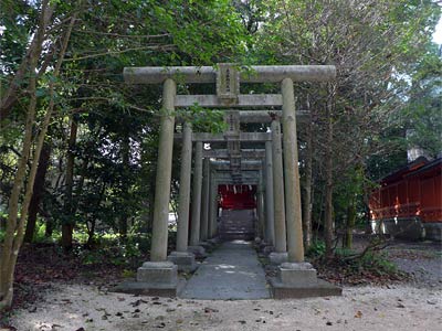 大分市木田の日吉神社境内の稲荷神社
