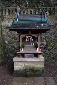 八幡朝見神社境内の厳島神社