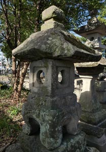 泉神社境内の隠れキリシタン燈籠