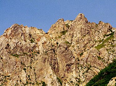 五竜山頂付近の岩峰群